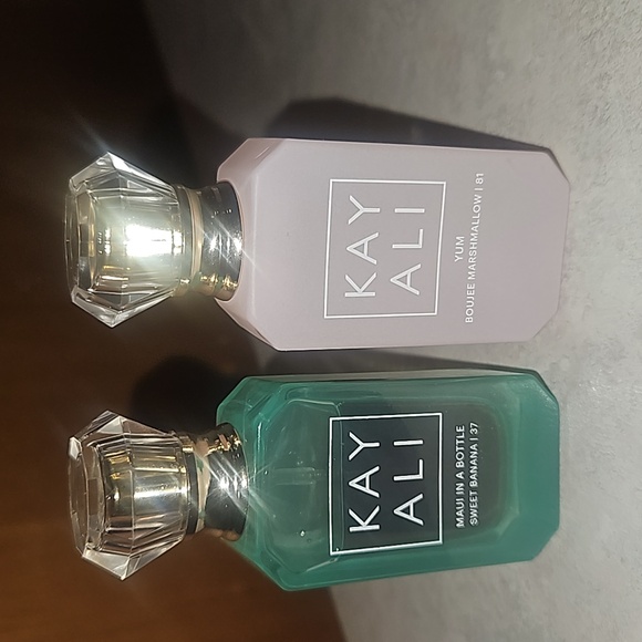 Perfume - Picture 2 of 4